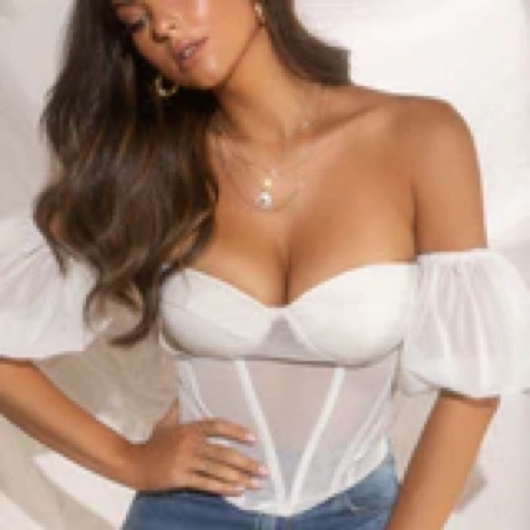 Misslola off the shoulder top - Picture 2 of 6